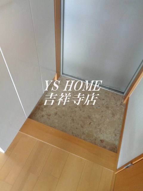 ヴィブレ西荻 玄関