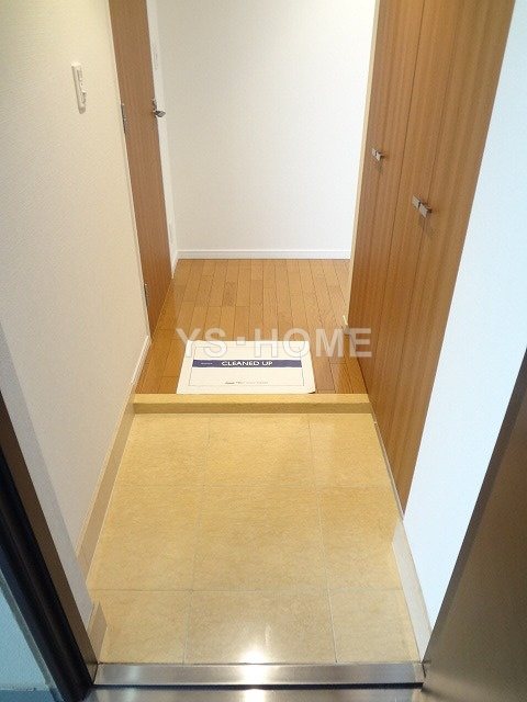 レジディア杉並方南町 玄関