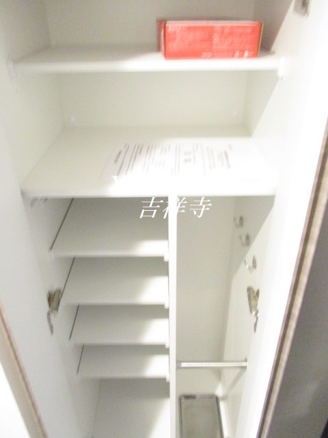 プレール・ドゥーク西荻窪 玄関
