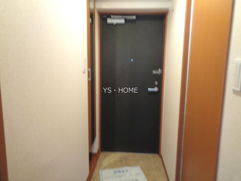 プレジールS 玄関