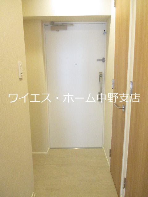 プラウドフラット中野 玄関