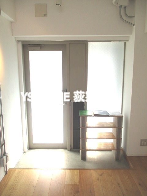 アイソリッド  玄関