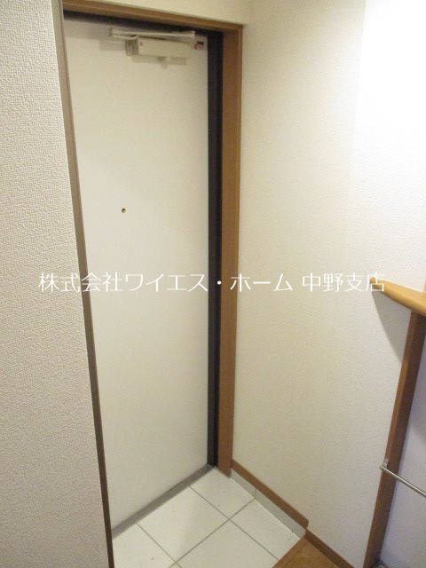 モン・シャトー中野新井 玄関
