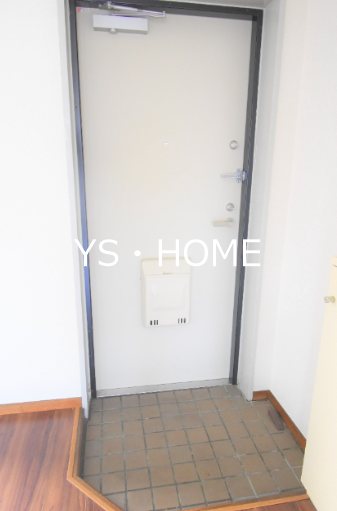 フォンテーヌ中野 玄関