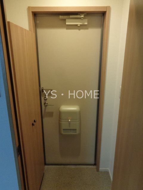 チェコリーヌ  玄関