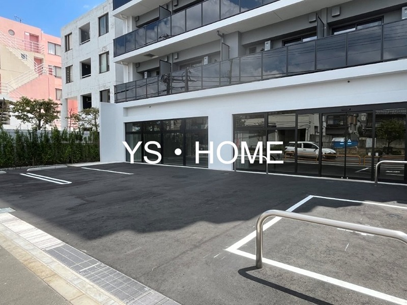 シーズンフラッツ杉並井草 駐車場