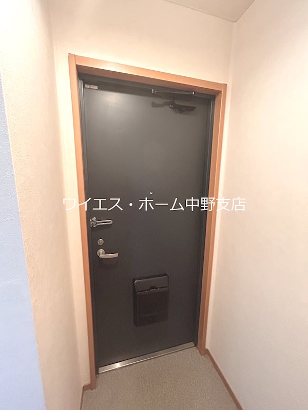 マイン中野 玄関