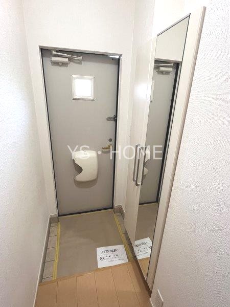 モヤ　パラチャ 玄関