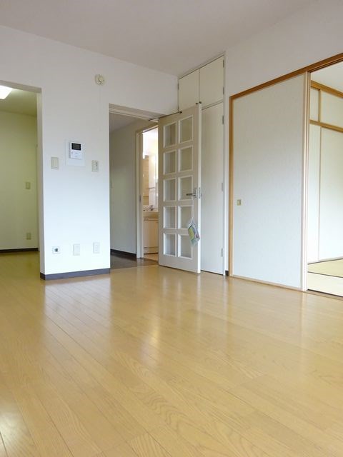 コーポレート小金井梶野通り５号棟 リビング