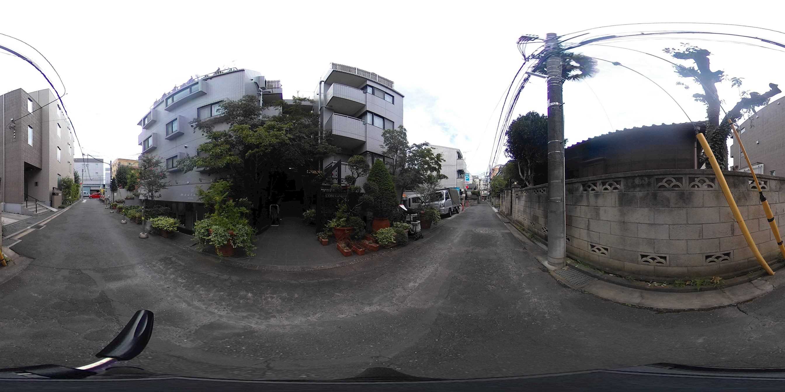 COM･Caldecott  外観