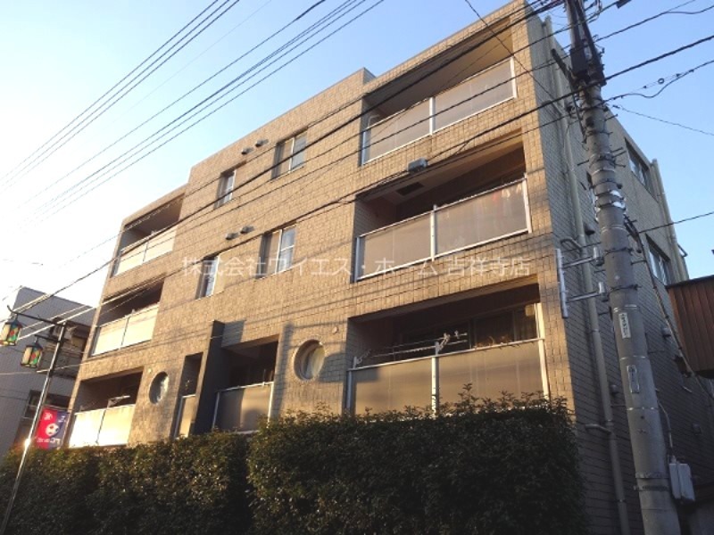 ラヴェール・2000 外観
