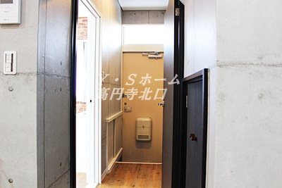 伸光ハイツⅢ  玄関