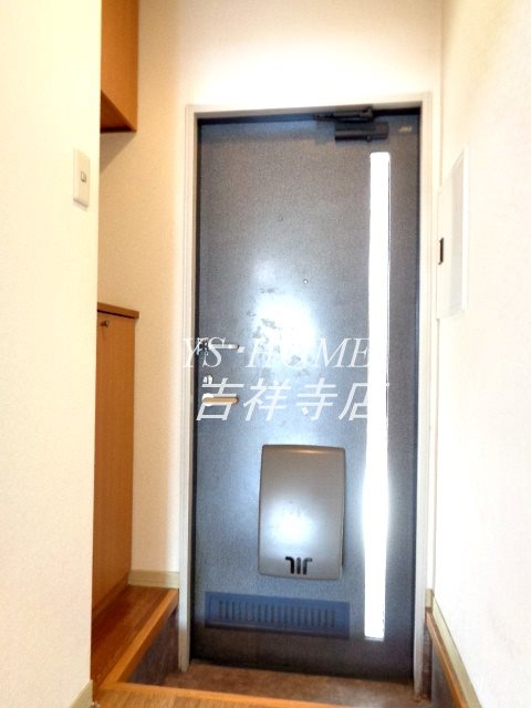 ドミール松庵 玄関