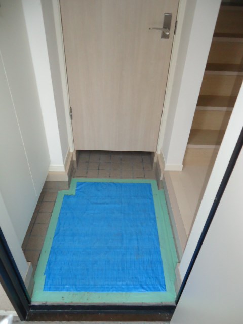 maia 玄関
