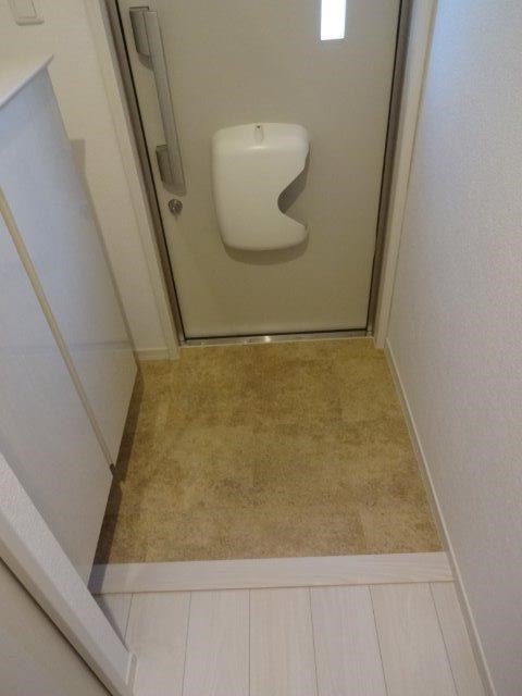 ヴィータ　セレーナ 玄関