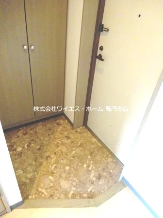 兼高ビル 玄関