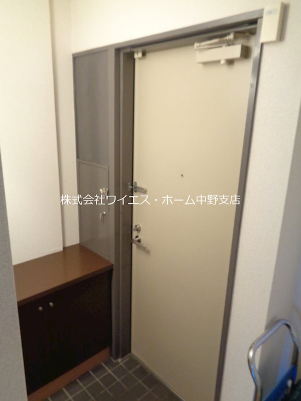 ハイツスモルカ 玄関