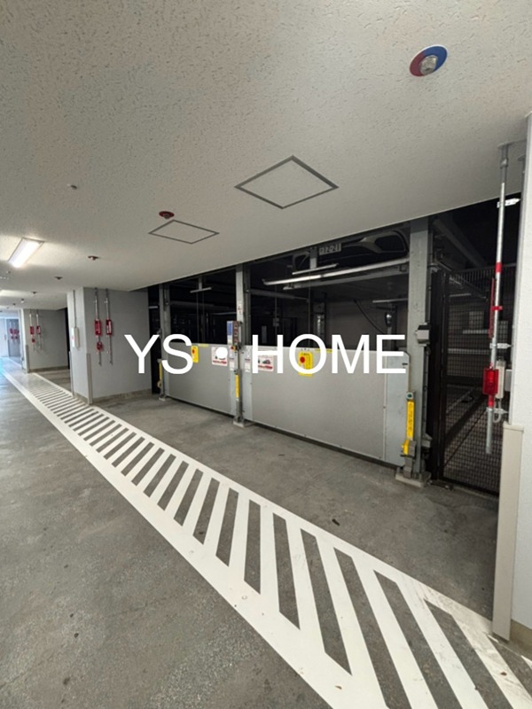 パークタワー西新宿 駐車場