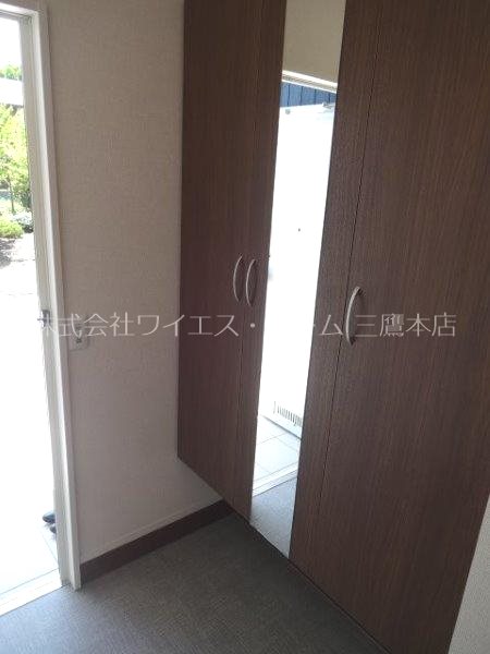 BＬＡＴＴ　ＨＵＳ 玄関