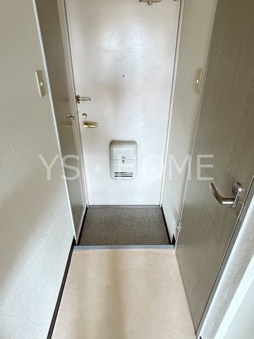 ハイツけやき五番館 玄関