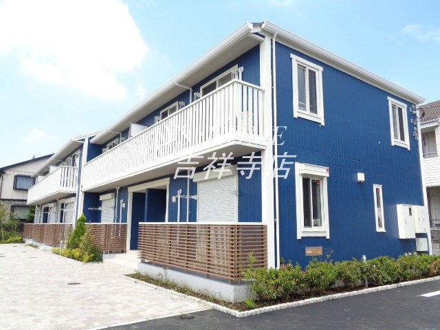 BＬＡＴＴ　ＨＵＳ 外観