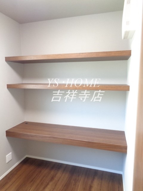 BＬＡＴＴ　ＨＵＳ その他3