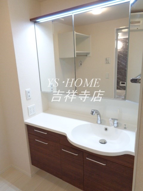 BＬＡＴＴ　ＨＵＳ その他5