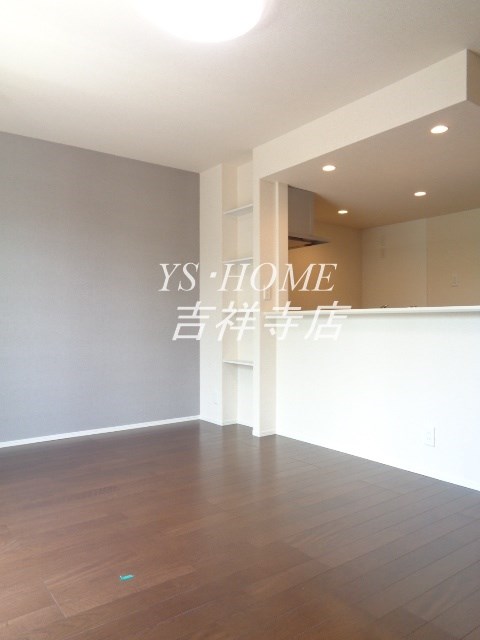 BＬＡＴＴ　ＨＵＳ リビング