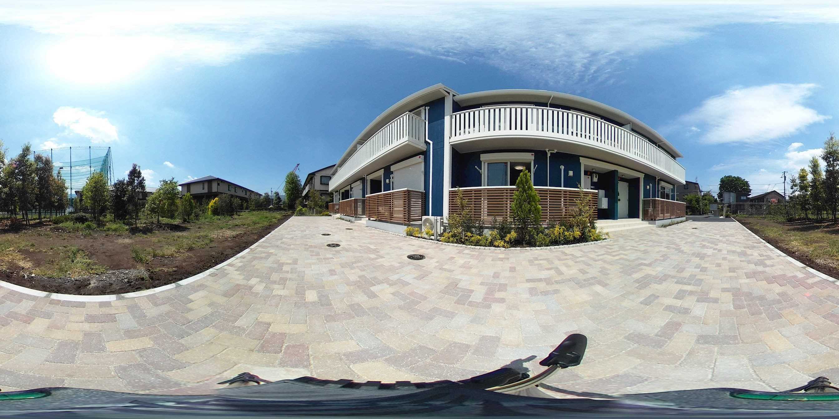 BＬＡＴＴ　ＨＵＳ 外観