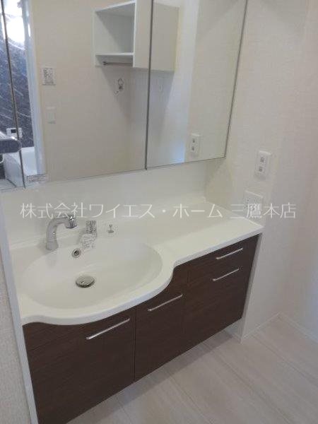 BＬＡＴＴ　ＨＵＳ その他1