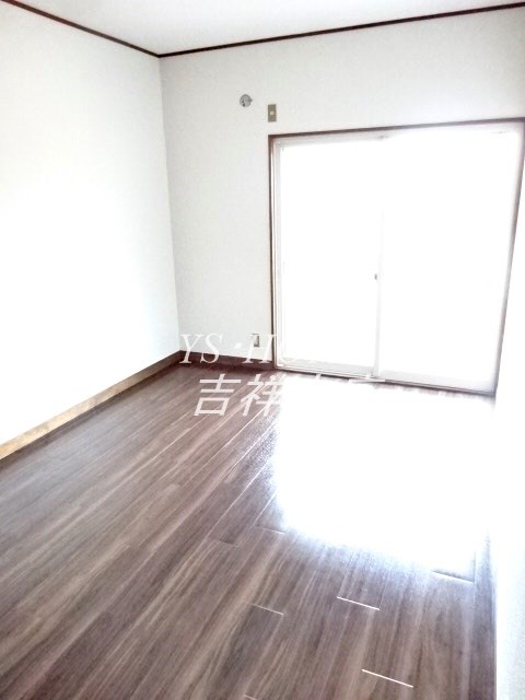 ハイネス福寿 ベッドルーム