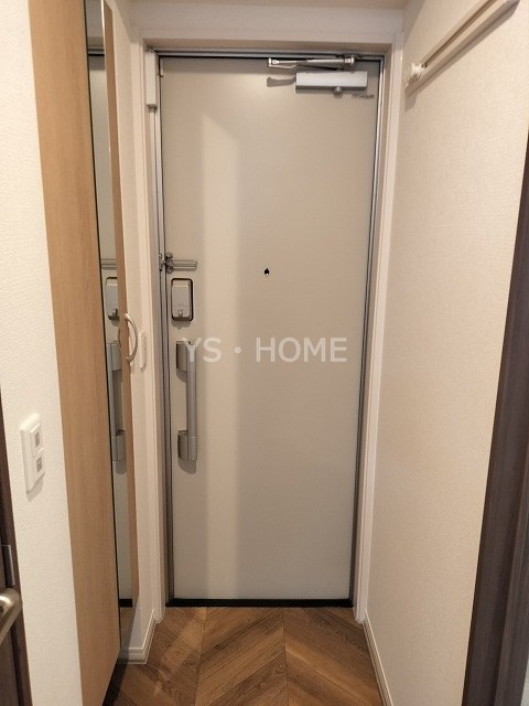 レーヴェ前原町 玄関