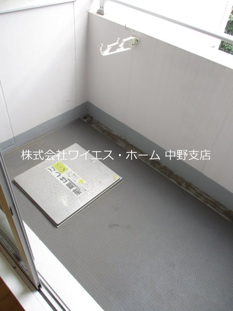 コンフォリア中野 ベランダ