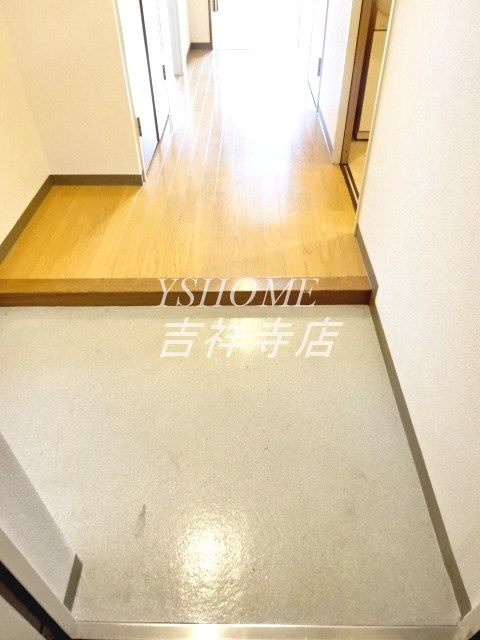コーポレート連雀1号棟 玄関