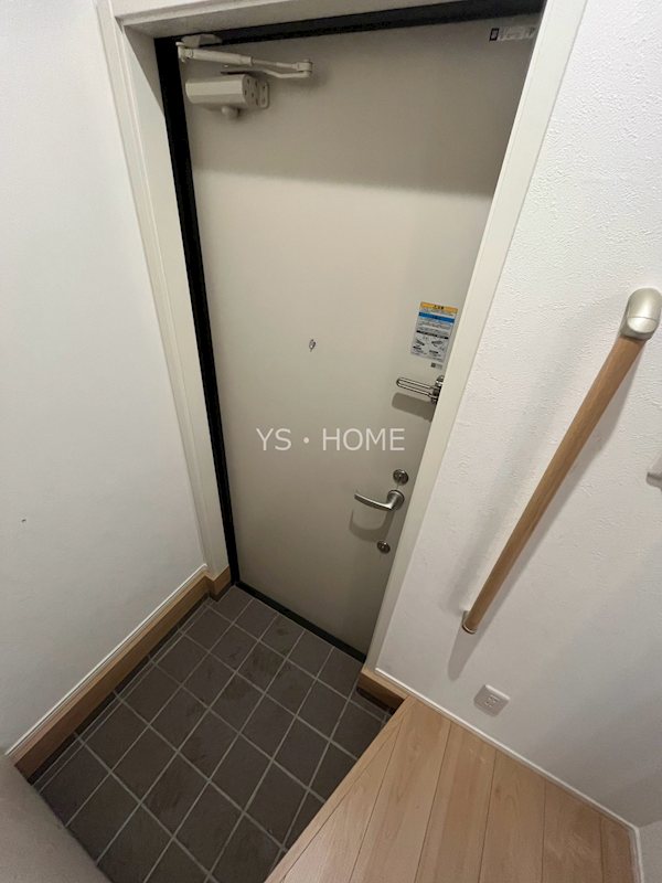 Ｐｒｅｍｉｕｍ　Ｃｏｕｒｔ宮前    玄関