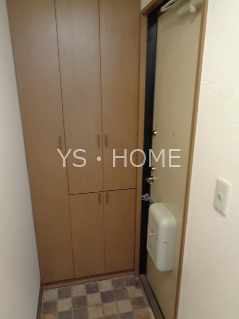 シャトレJINDAI　A 玄関