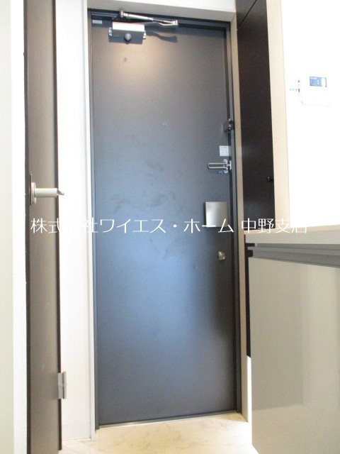 ドミトリー中野 玄関