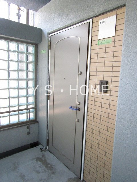 グランドール一橋学園Ⅱ 玄関
