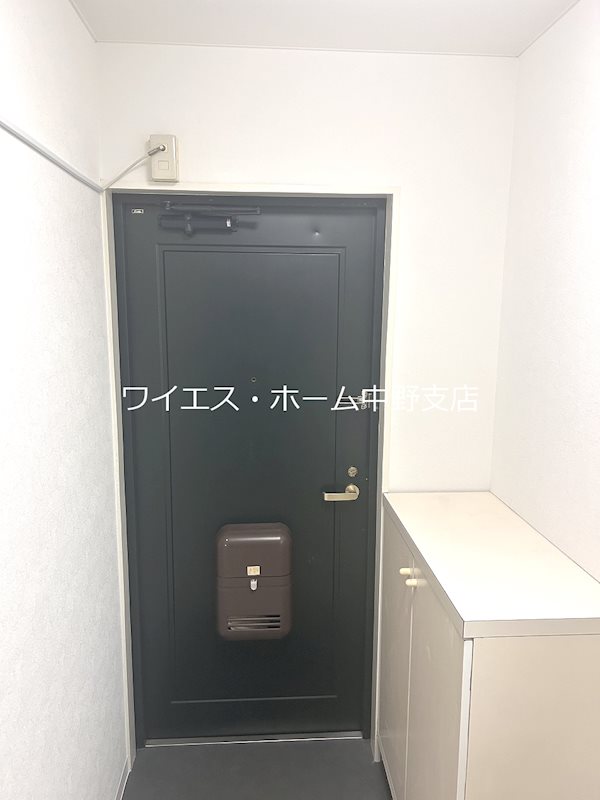イージス高円寺 玄関