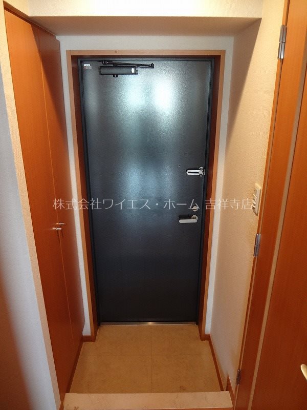 アヴァンセ吉祥寺 玄関