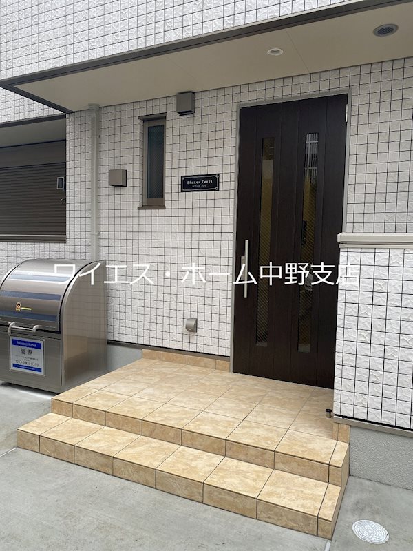 東京都新宿区中落合１丁目 エントランス