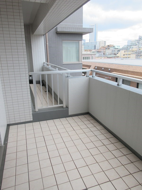 イクシア中野弥生町 ベランダ