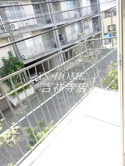 KOMORE bldg ベランダ