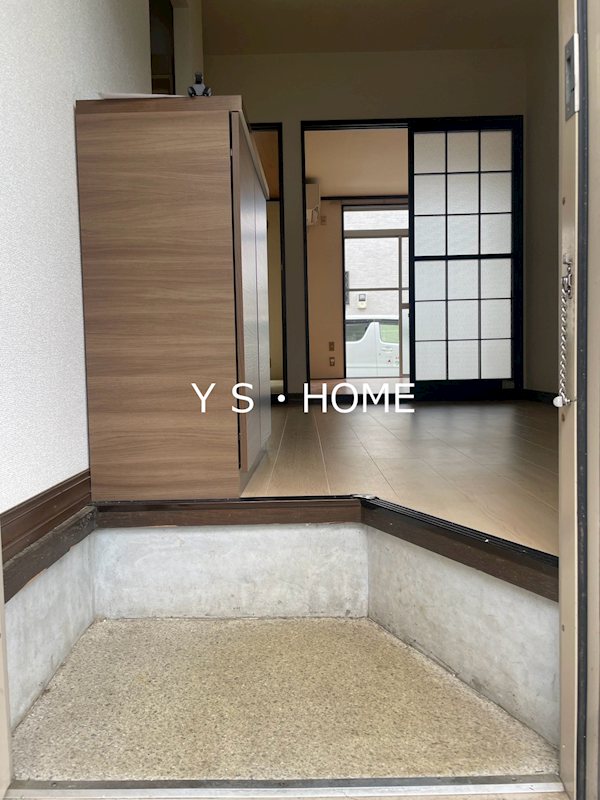ドミスアーズ 玄関