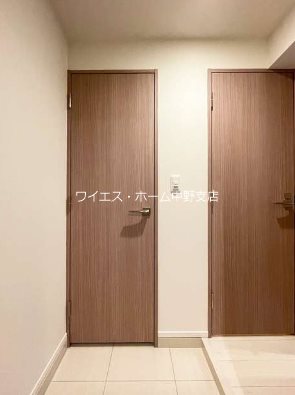 バウスフラッツ高円寺 玄関