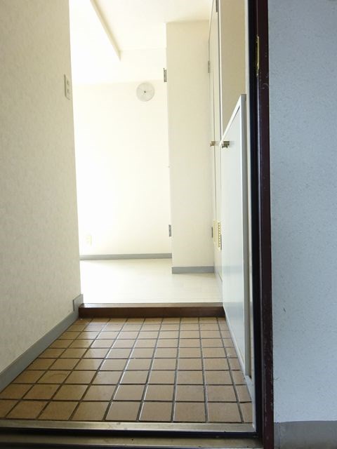 ロイヤルガーデン国分寺 玄関