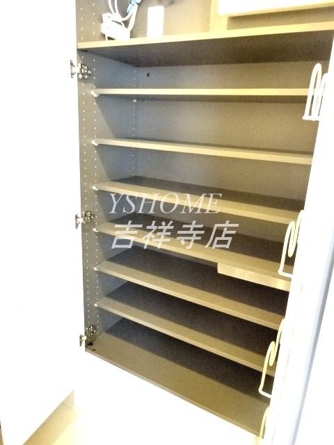 KDXレジデンス三鷹 玄関