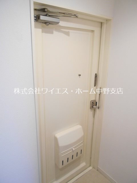 シャトウ中野アネックス  玄関