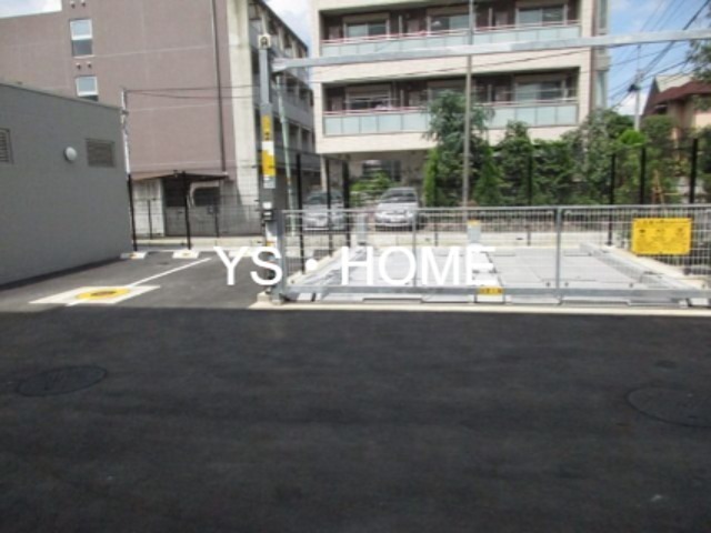 ザ・パークハビオ高円寺 駐車場
