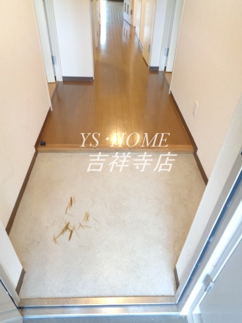 コーポレート小金井梶野通り１号棟 玄関